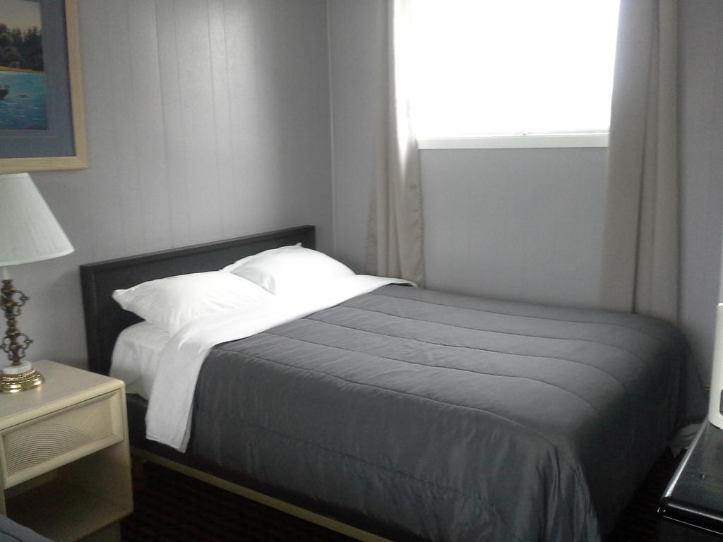 Bay Lake Inn - Frontiersman Motel Latchford Zewnętrze zdjęcie